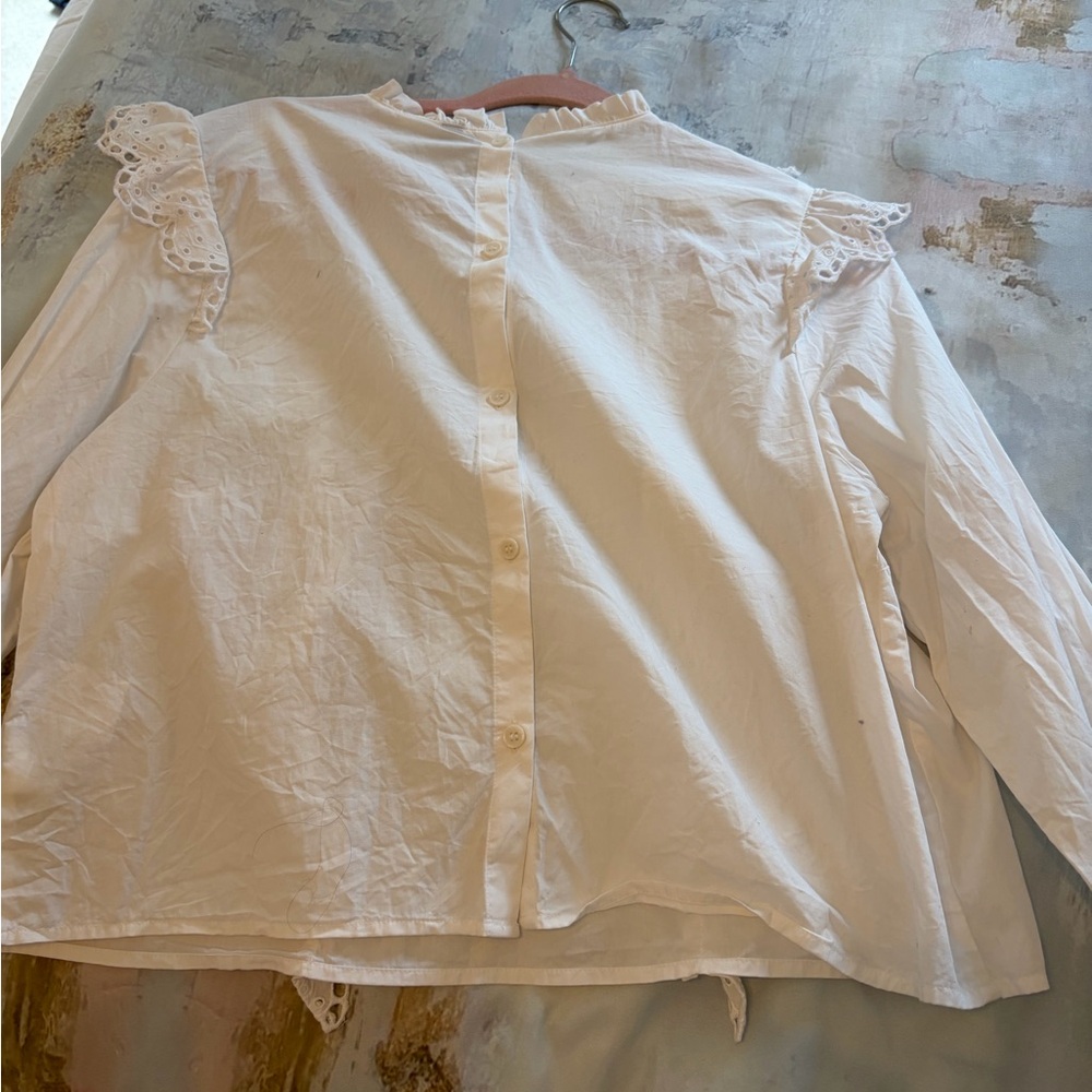 Divided White Ruffle Lace Blouse - Picture 2 of 2